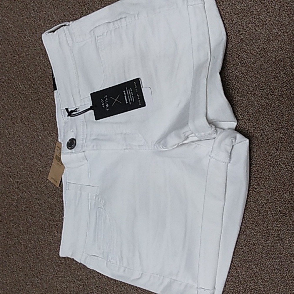American Eagle Shorts - Picture 4 of 4